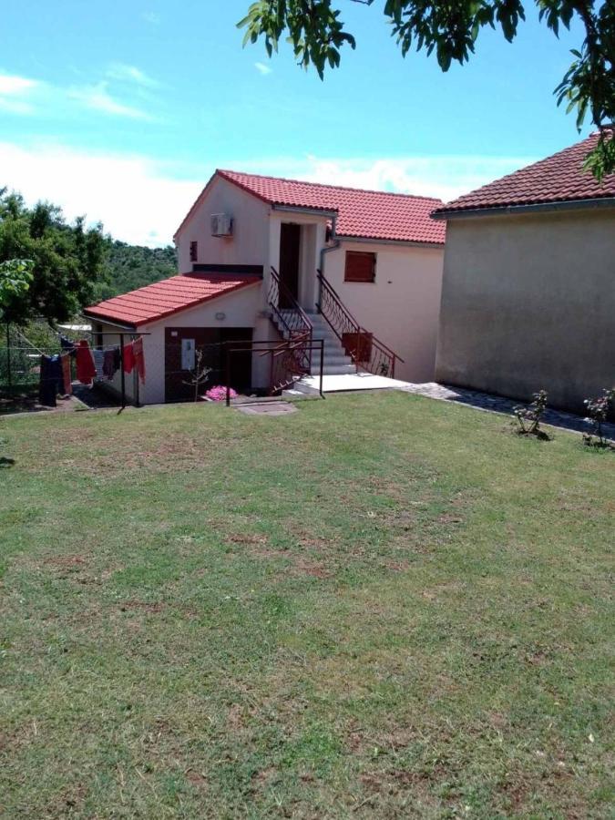 Apartmani Gracijela Karlobag Bagian luar foto