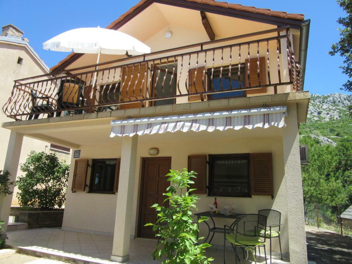 Apartmani Gracijela Karlobag Bagian luar foto
