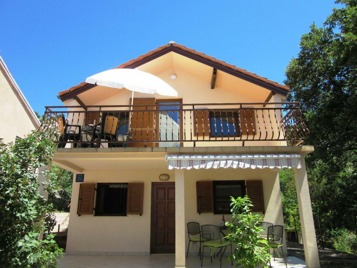 Apartmani Gracijela Karlobag Bagian luar foto