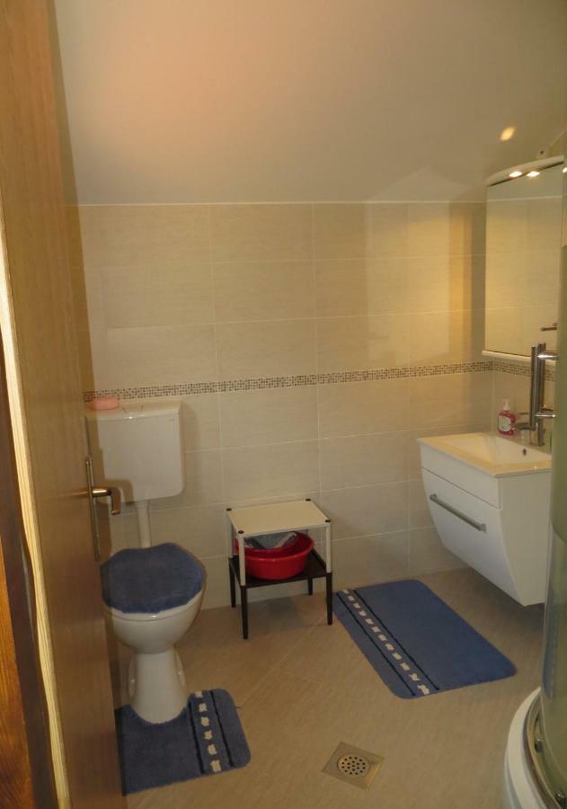 Apartmani Gracijela Karlobag Bagian luar foto