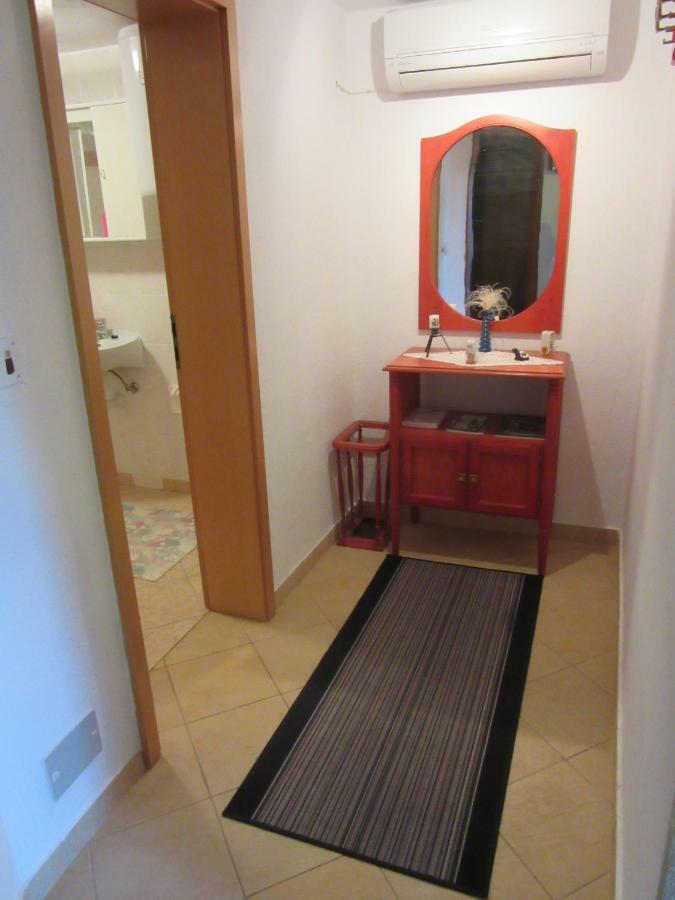 Apartmani Gracijela Karlobag Bagian luar foto